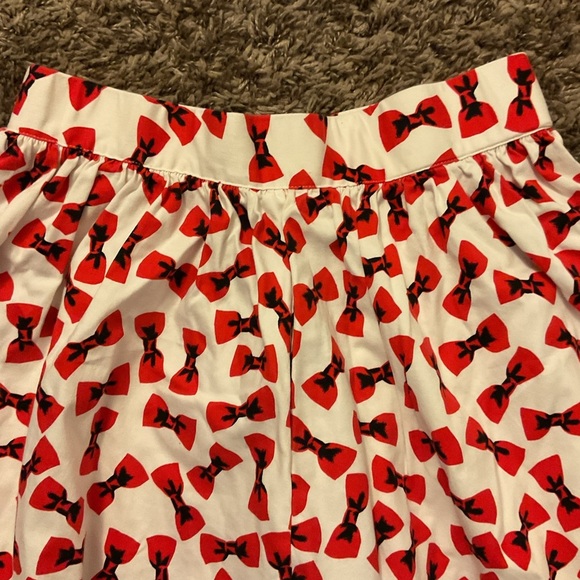 Red Bow Patterned Skirt - Picture 4 of 8